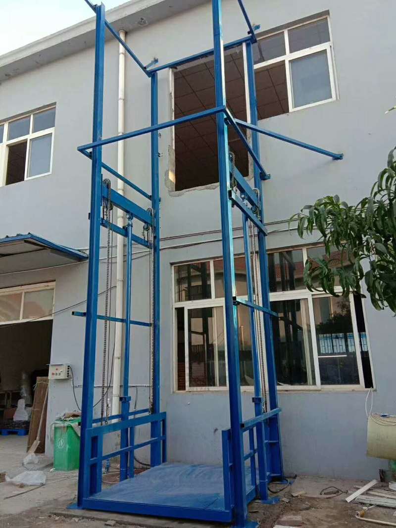 阿拉尔提升机