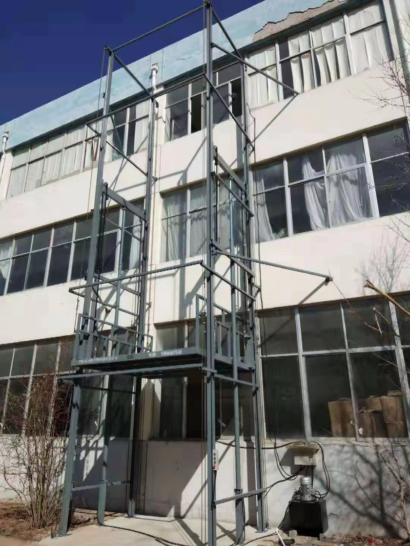 阿拉尔室外贴墙货梯